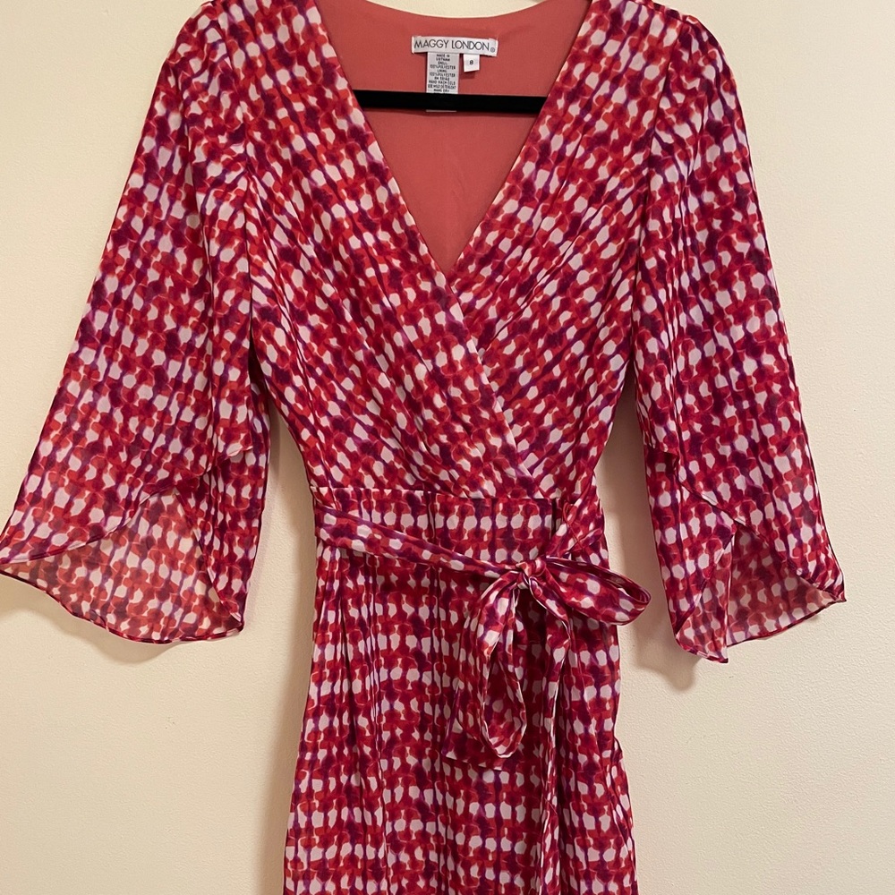 Maggie London Wrap-style, retro print dress